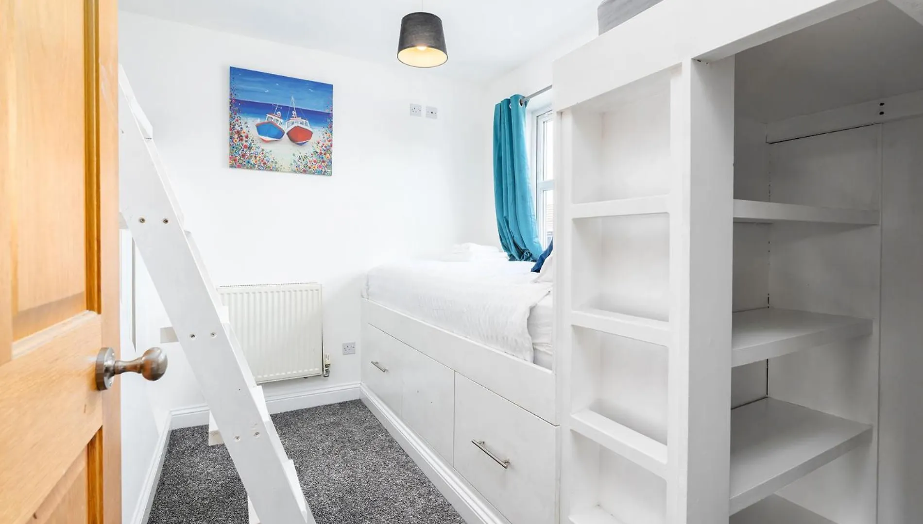 4Bdr House,8 Guests, Contractor Stays , Holiday Home, Free Parking, Reliable Wifi, Worksite And Amenities Nearby! United Kingdom