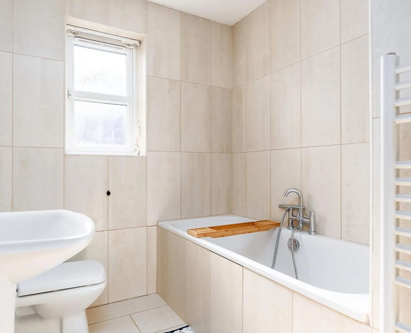 4Bdr House,8 Guests, Contractor Stays , Holiday Home, Free Parking, Reliable Wifi, Worksite And Amenities Nearby! 0*, Doncaster United Kingdom