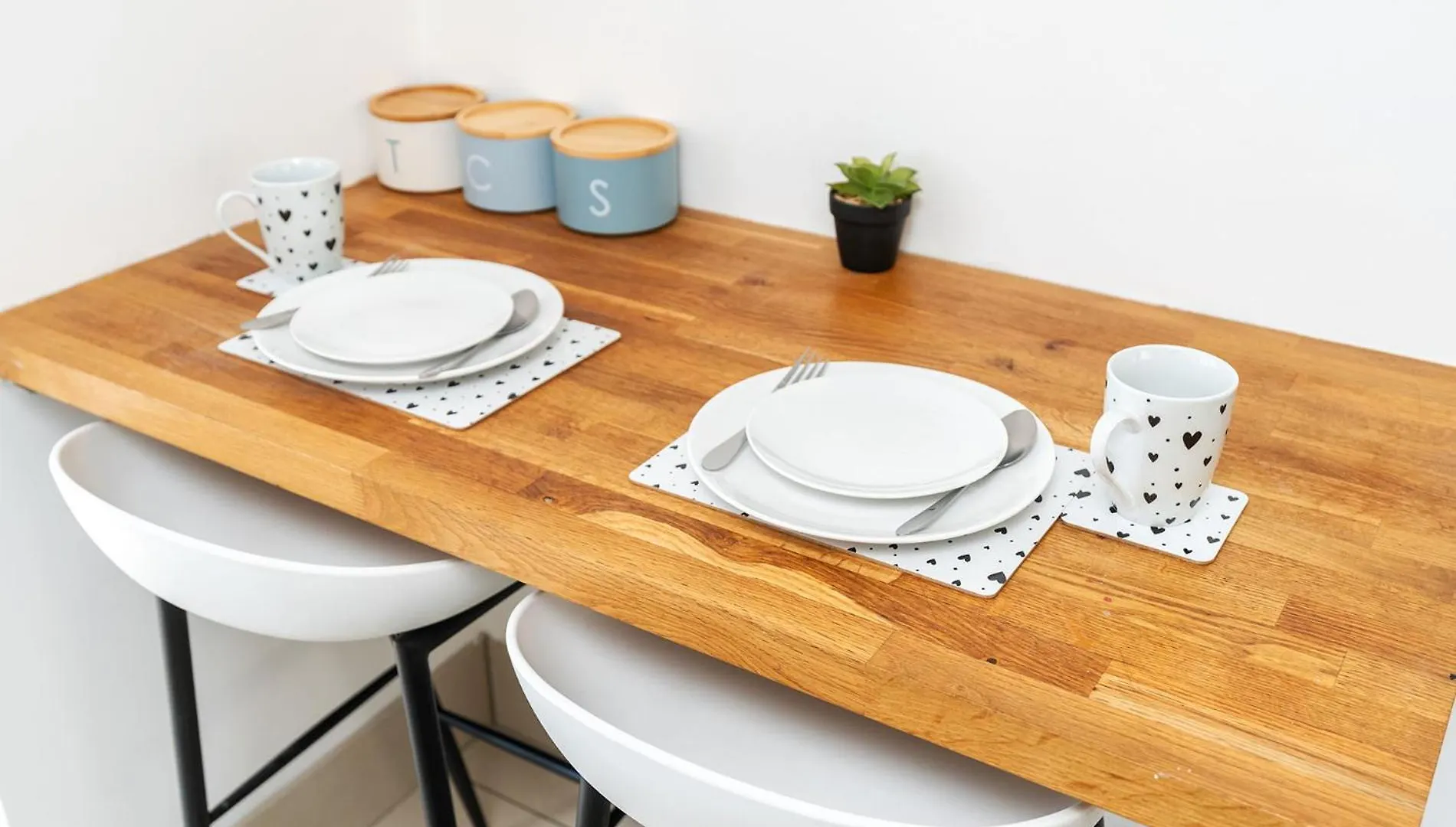4Bdr House,8 Guests, Contractor Stays , Holiday Home, Free Parking, Reliable Wifi, Worksite And Amenities Nearby!